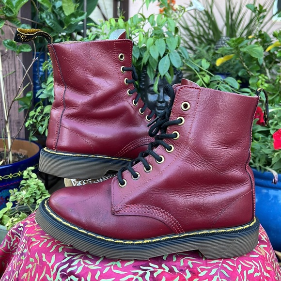 🏴 RARE FIND Dr. Martens MIE “Dr. Martens by Solovair” Vintage Boots - Picture 14 of 17